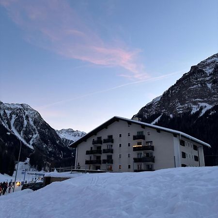 Bed And Breakfast Darlux Bergün Exteriör bild