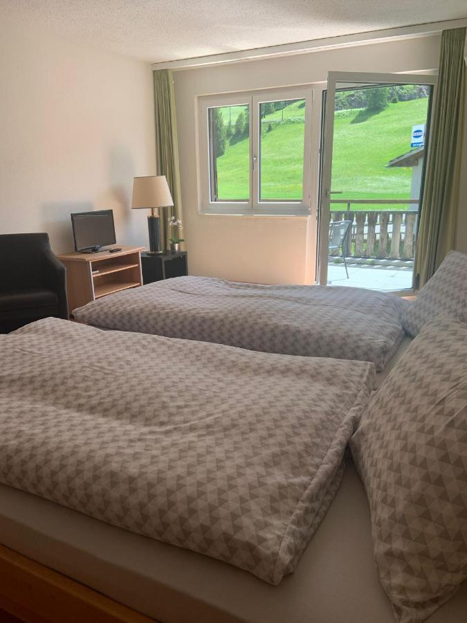Bed And Breakfast Darlux Bergün Exteriör bild